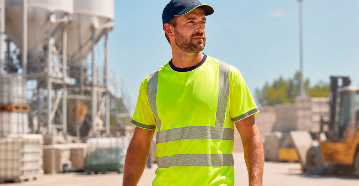  Ropa de trabajo ligera para verano: cinco prendas para aliviar el calor en los meses más calurosos